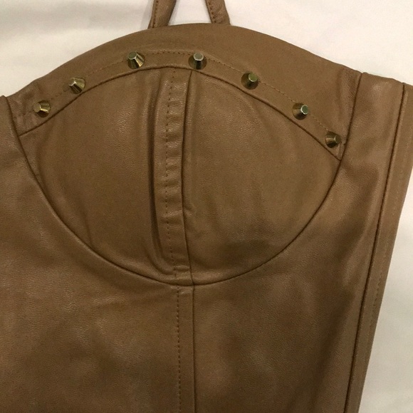 Leather studded crop - Picture 3 of 3